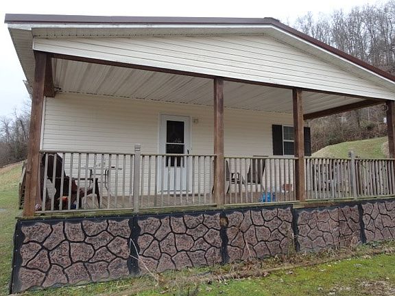 4th image of 1260 Lakeville Rd