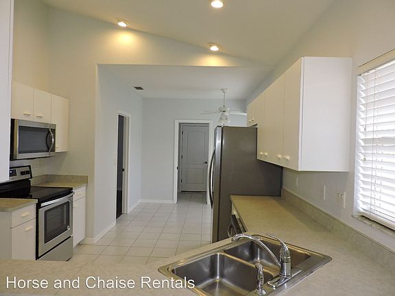 2nd image of 1372 Berkshire Ct