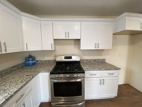 5th image of 1207 E Alameda St