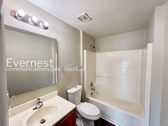3823 Exeter Ln — Photo 10