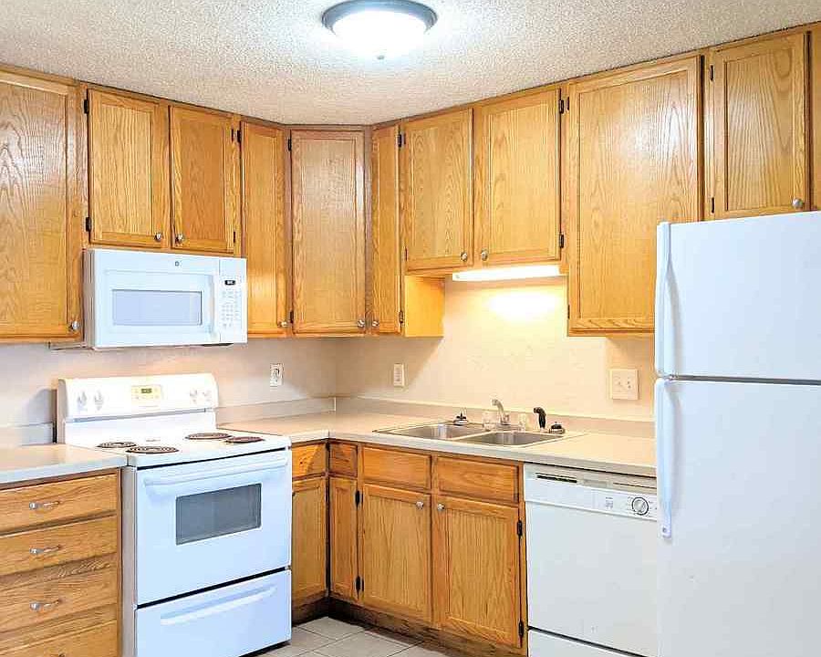 1st image of 976 Robert St S APT 303