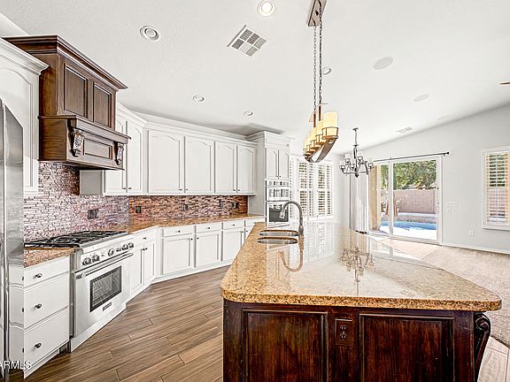 5th image of 2469 E LANTANA Drive