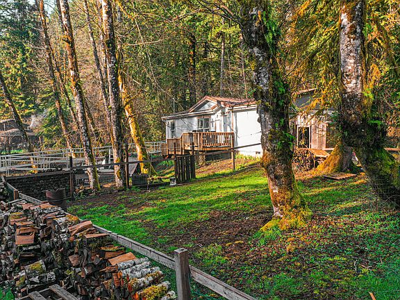 3rd image of 1444 N Alvord Ln