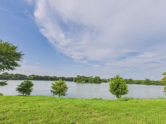 5th image of 10114 Serrano Park Dr
