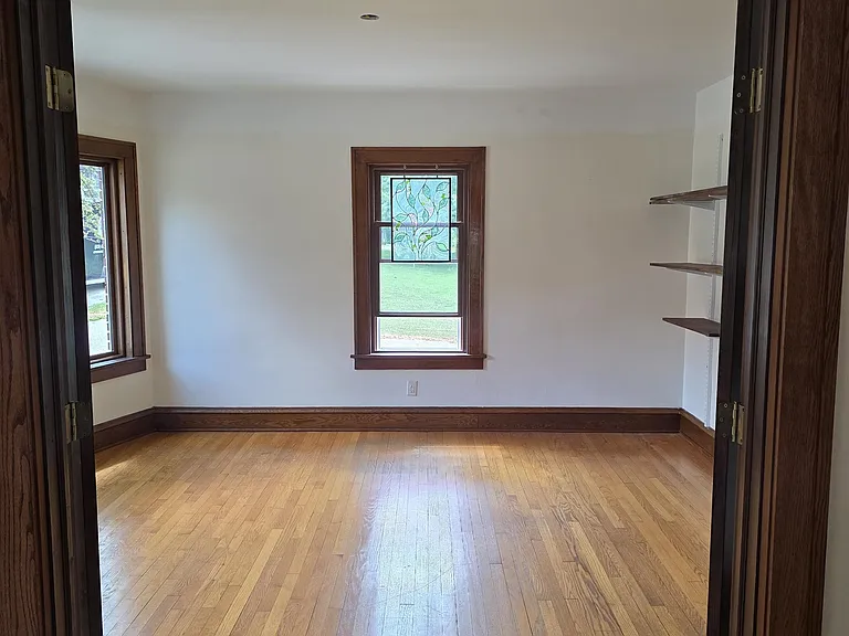 506 Springdale St — Photo 3