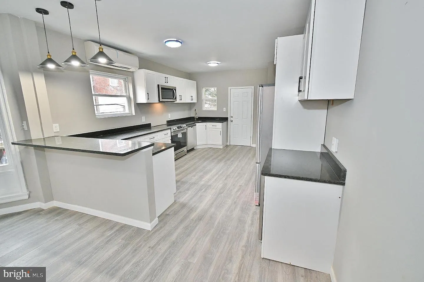 4 bed, 1484 sqft, $1,800 — Photo 4