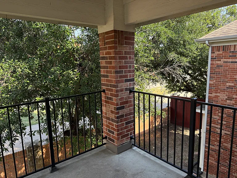 909 Araf Ave — Photo 11