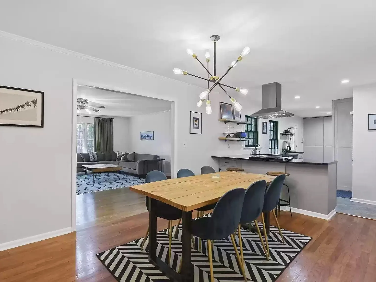 3 bed, 1800 sqft, $2,675 — Photo 3