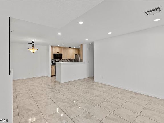 4th image of 4823 S Torrey Pines Dr Unit 203