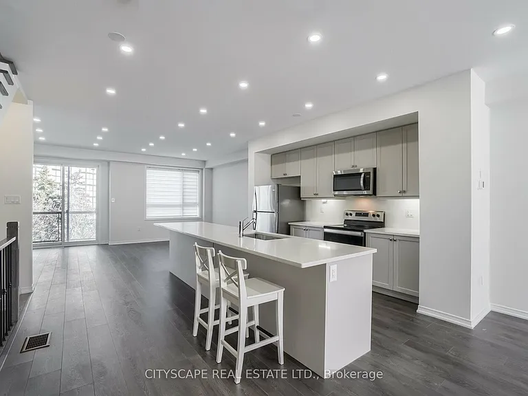 3 Woodstream Dr — Photo 2