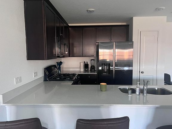 3rd image of 702 Odlozil Ln