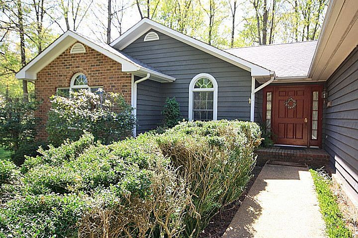1st image of 195 Jefferson Dr