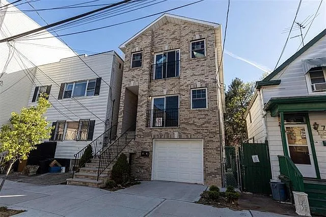 3 bed, 2.0 bath, $3,500 — Photo 1