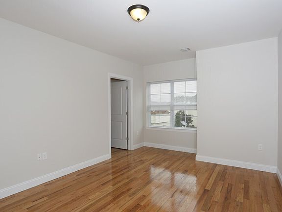 3rd image of 73 Lackawanna Ave #23