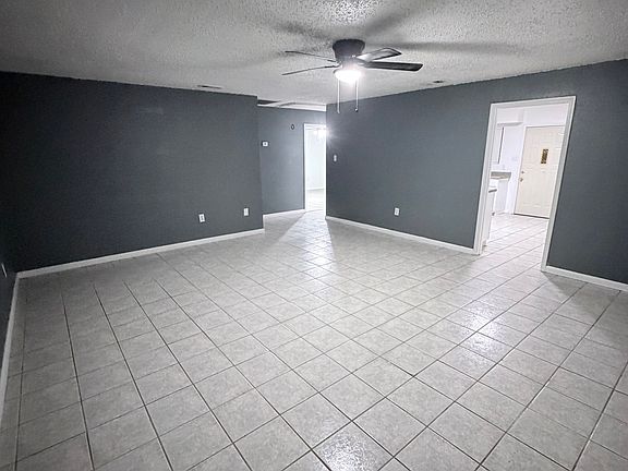 3rd image of 523 Ames Blvd Unit A