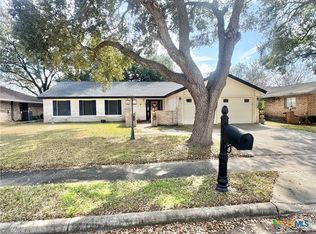 201 Castleway St, Victoria, TX 77904