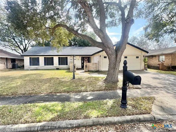 201 Castleway St, Victoria, TX 77904