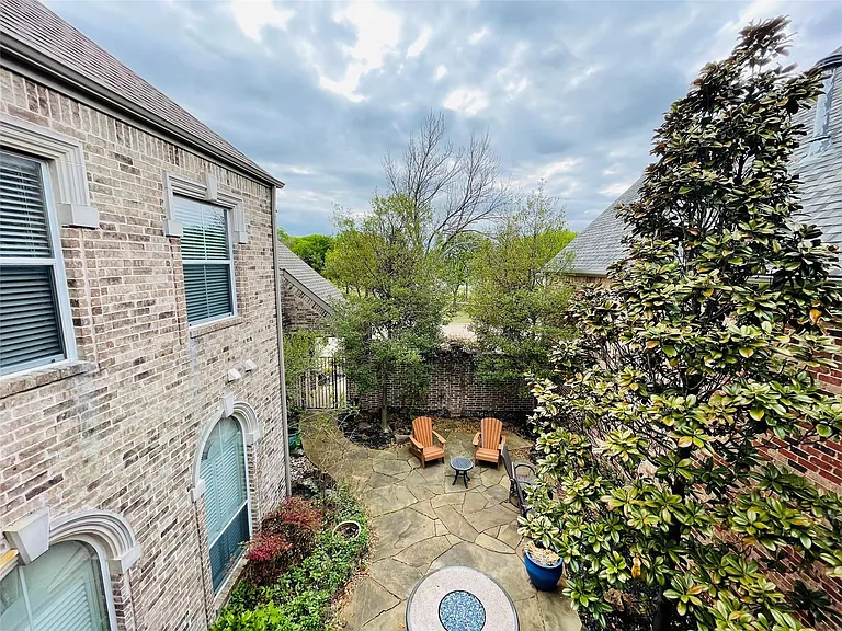 40 Emerald Pond Dr — Photo 23