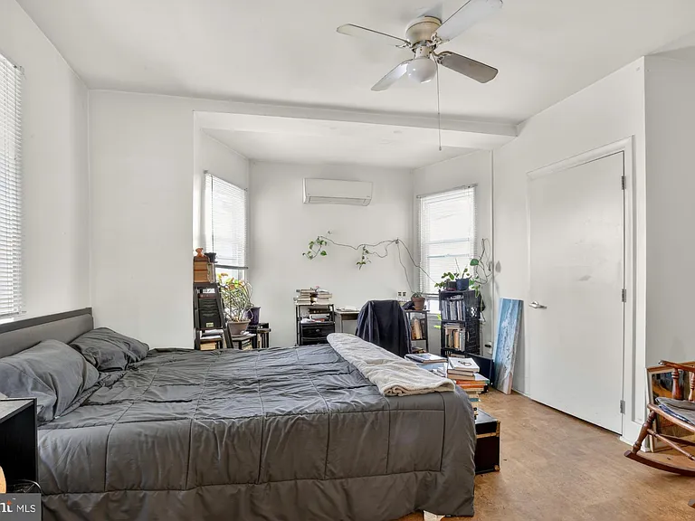129 W Susquehanna Ave #2R — Photo 4