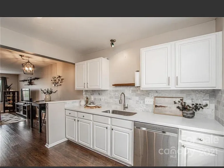 7138 Tom Castain Ln — Photo 18