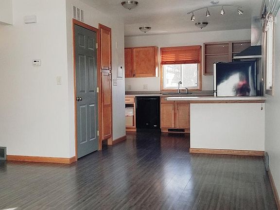 3rd image of 105 E Pershing Ave