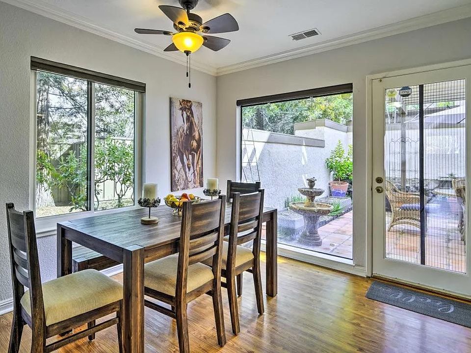 Dining room and back patio