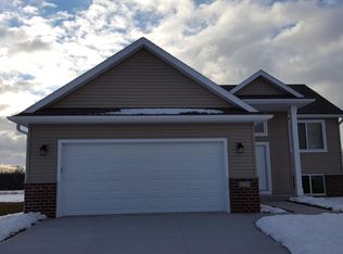 4008 Stone Point Dr NE, Rochester, MN 55906