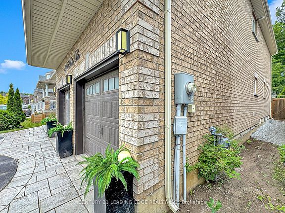 2nd image of 1246 Leslie Dr