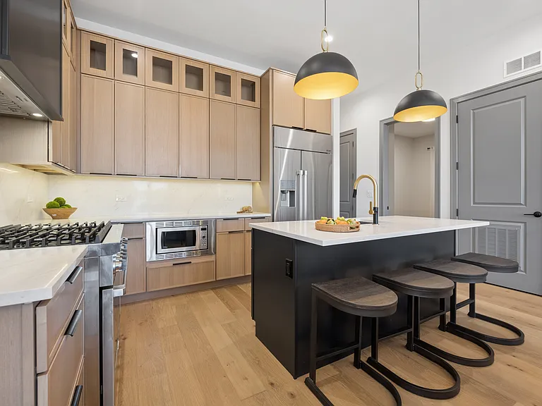 1615 W Irving Park Rd #3N — Photo 6