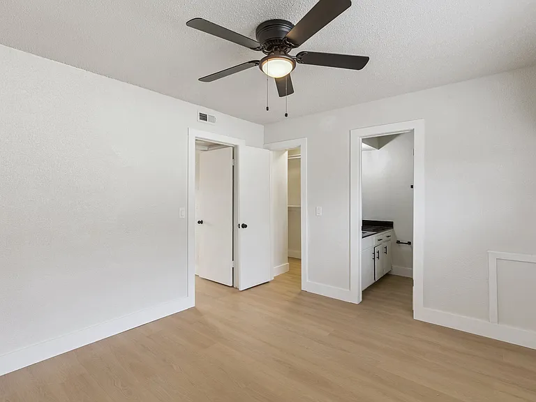 1209 Roosevelt St #2 — Photo 16