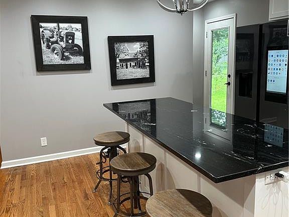 5th image of 113 Karen Ln