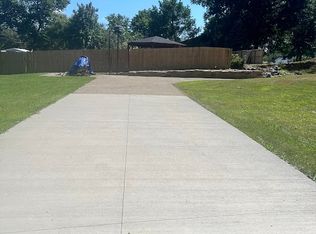 124 Oak Dr, Jefferson, PA 15344