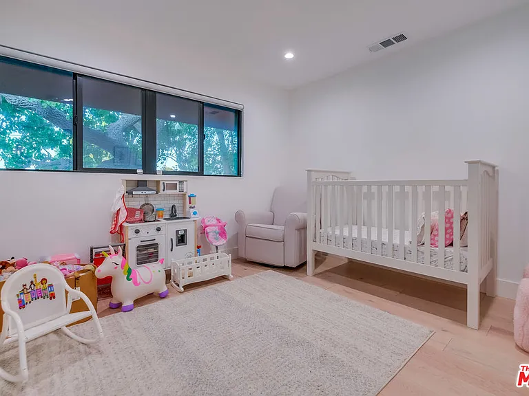 5715 Corteen Pl — Photo 20