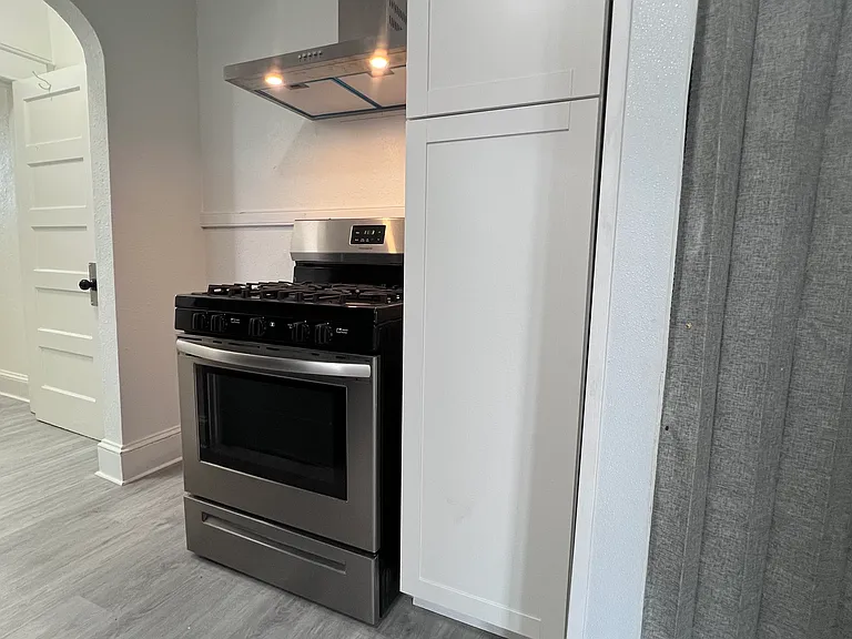 1707 Holladay St #7 — Photo 4