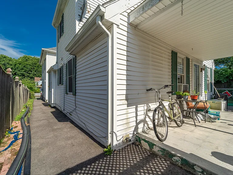 Agate Ave — Photo 18