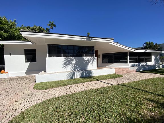 2nd image of 1101 Bay Dr