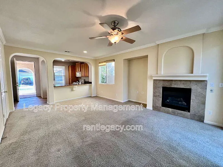 1843 Dawnelle Way — Photo 2