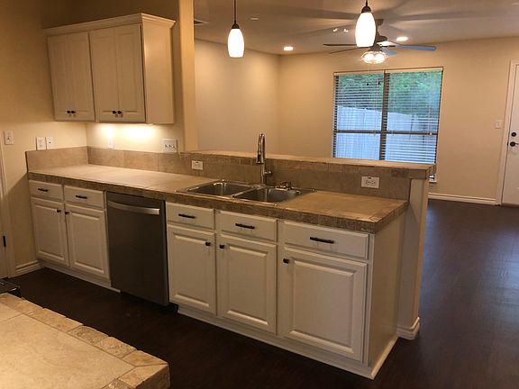 4th image of 3060 Pine Valley Dr