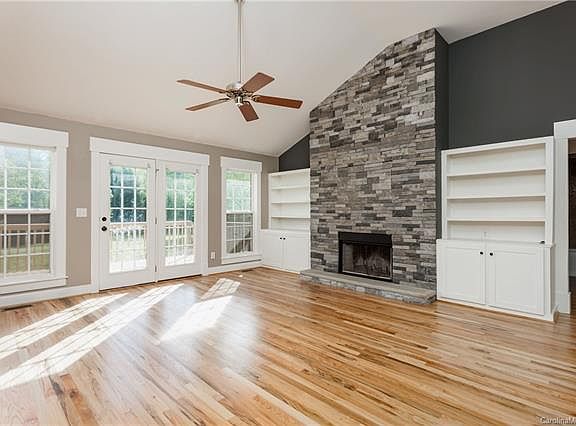 3rd image of 4867 Austin Shores Dr