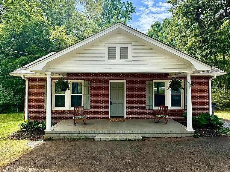 27 Maxie Ave — Photo 1
