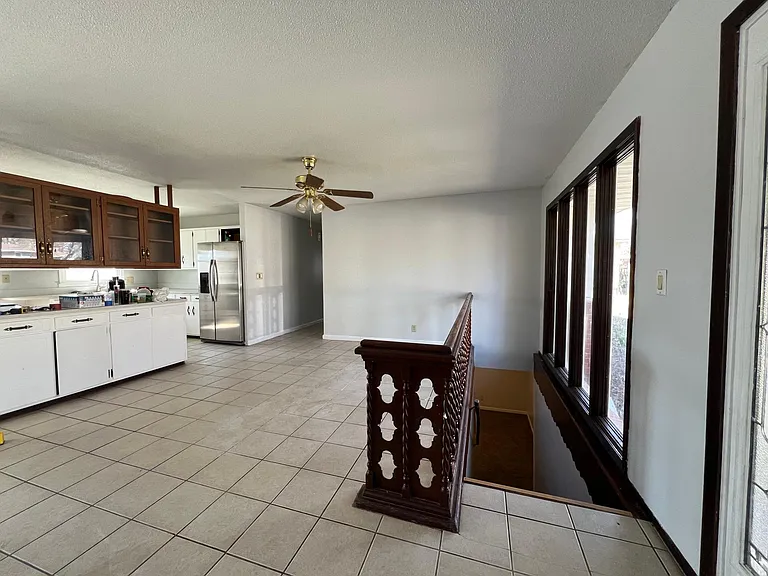 6205 Holdrege St — Photo 4