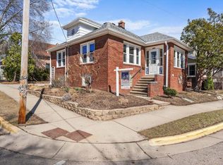 2402 Oakridge Ave, Madison, WI 53704