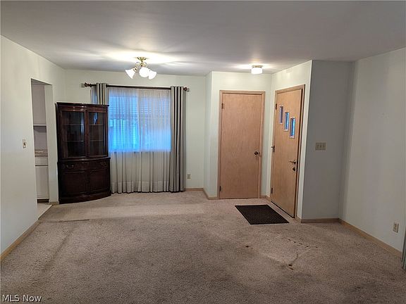 5th image of 866 Morningview Ave
