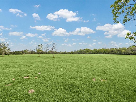 5th image of 1021 Star Ln