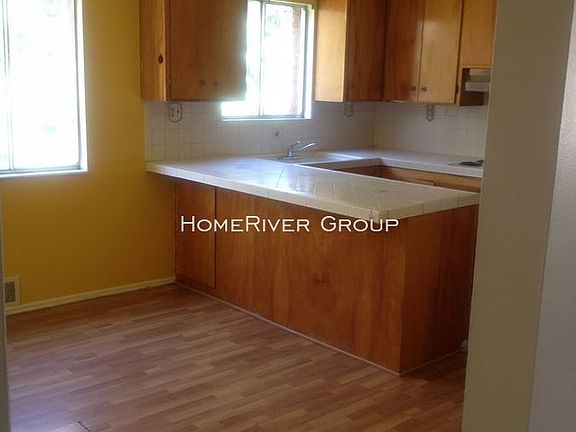 3rd image of 456 E Granite Ave
