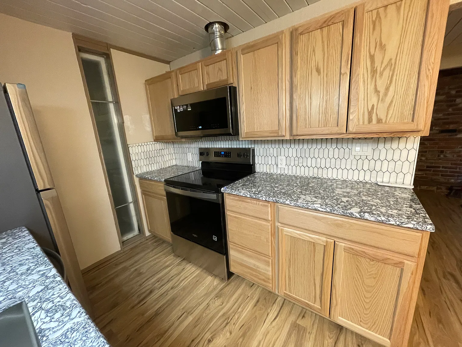 2 bed, 800 sqft, $1,650 — Photo 2