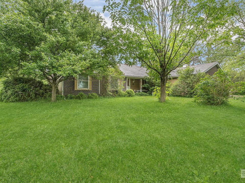 8753 E Sandwich Rd, Hinckley, IL 60520 Zillow