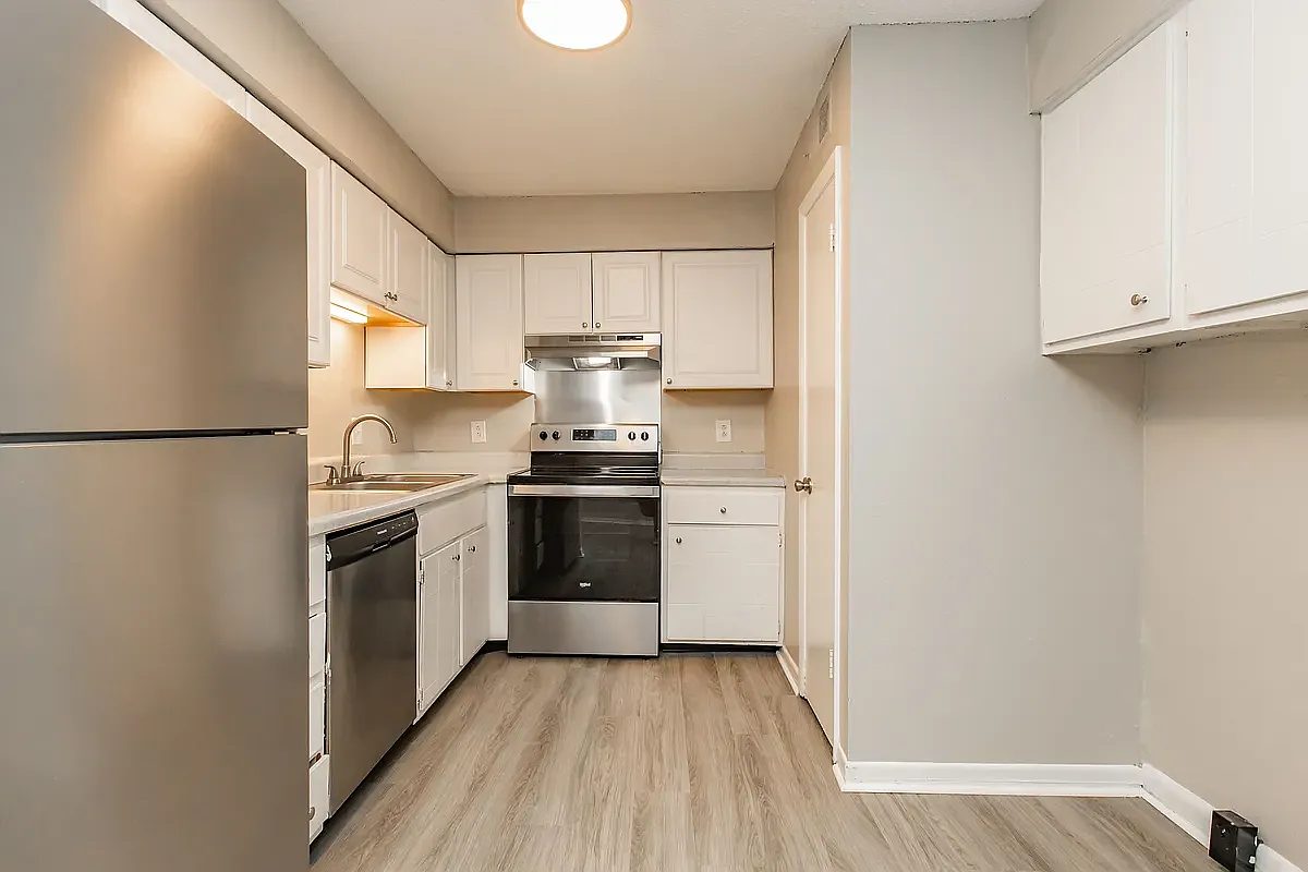 Highland Ridge Apartments — Photo 2