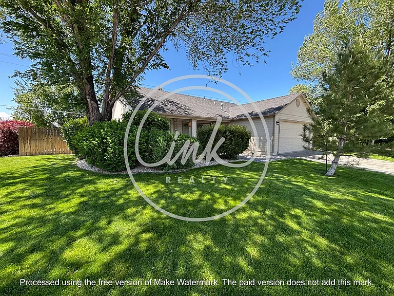 1327 E Marion Russell Dr — Photo 2