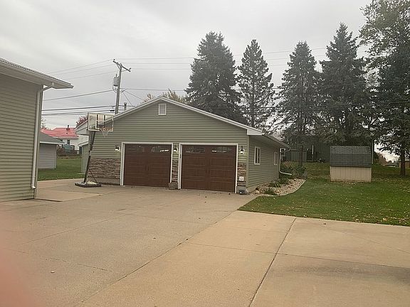 5th image of 508 2nd Ave NW